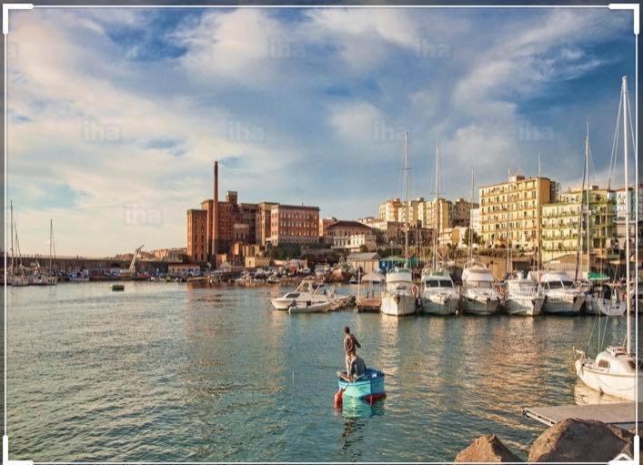 La Via Del Mare Acomodação com café da manhã Torre del Greco Exterior foto